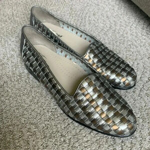 Trotters Liz Loafer Woven Mixed Metallic Leather size 6